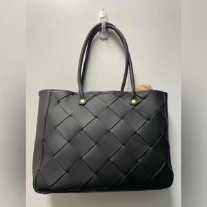 Nisolo Carry-All Handwoven Tote in black